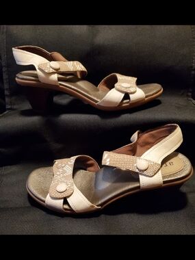 Aravon Cream and Brown Low-Heel Sandals